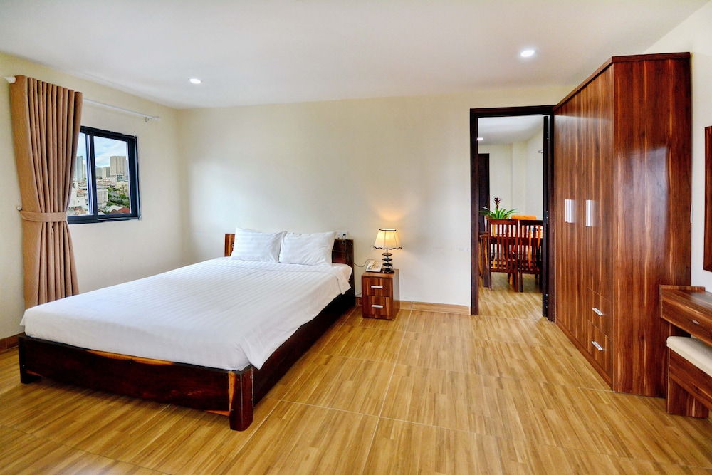 DELUXE, DOUBLE BED