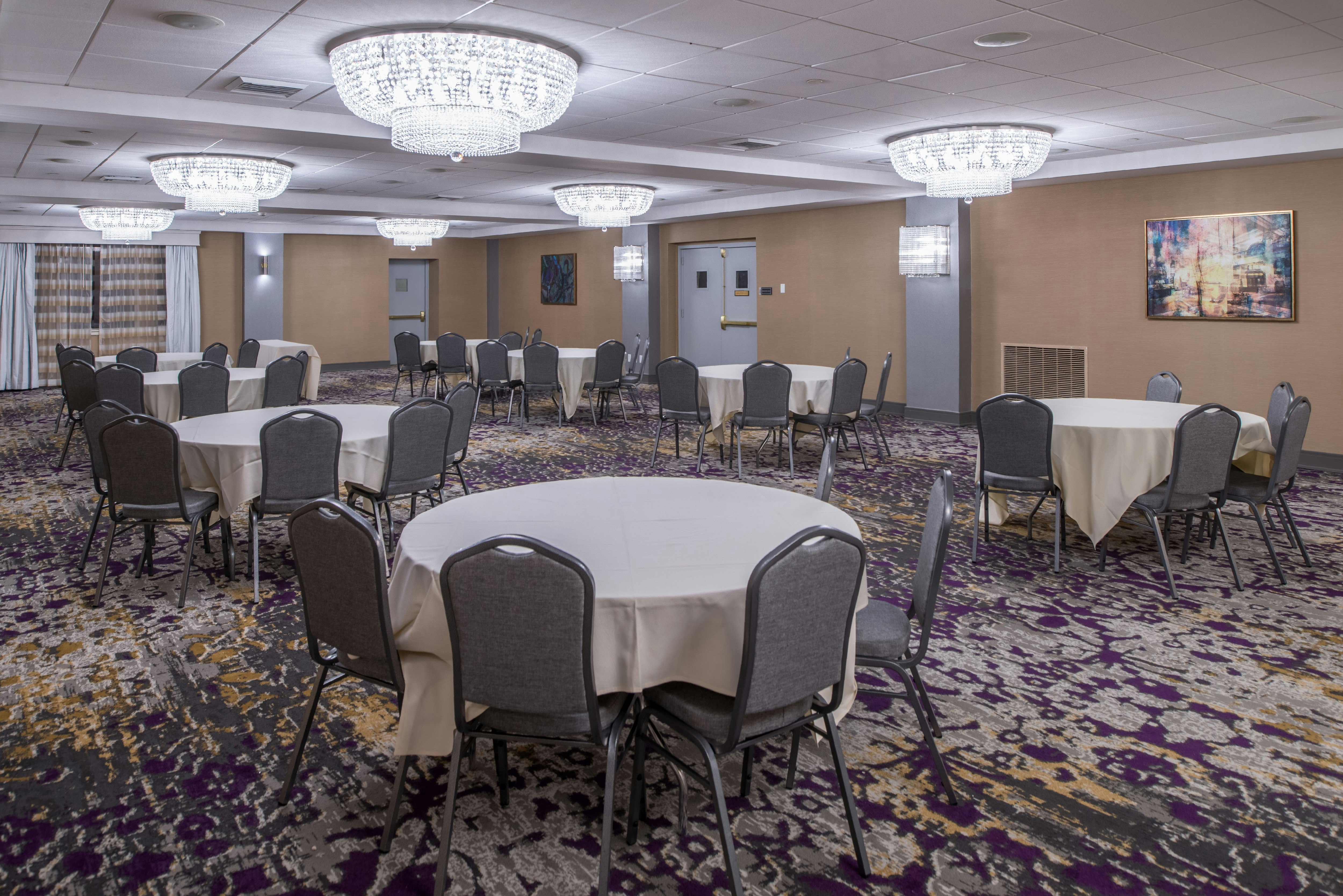 Doubletree By Hilton Utica 71/79