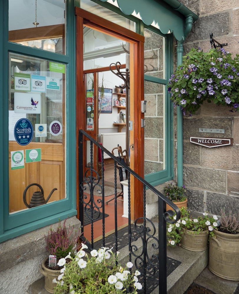Cairngorm Guest House 3/39