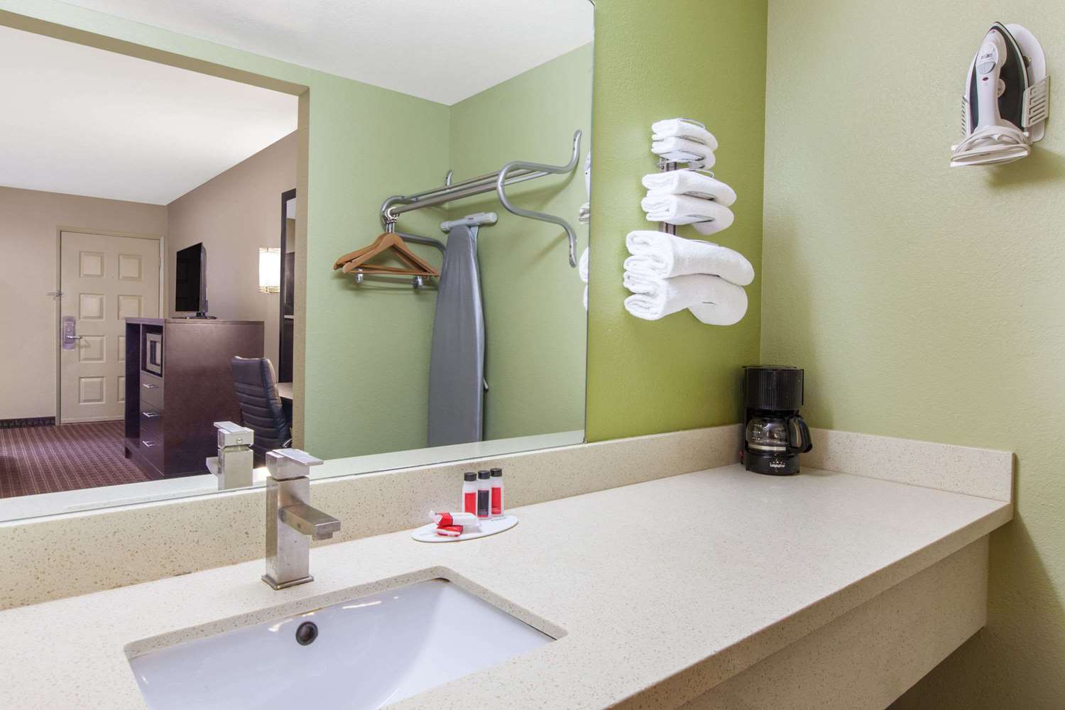 Days Inn by Wyndham San Jose Airport 16/17