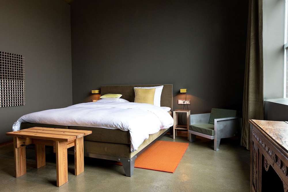 Hotel Piet Hein Eek 14/50