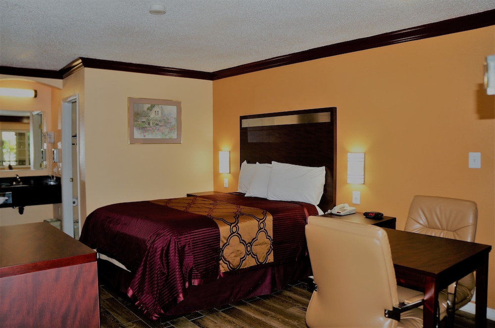 Americas Deluxe Inn 17/32