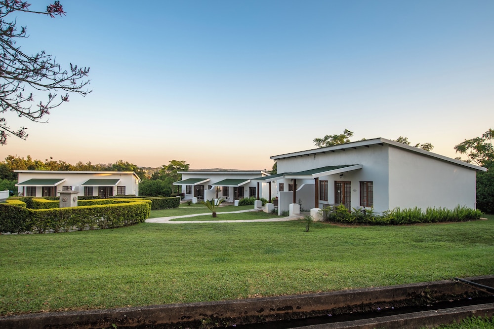Nut Grove Manor Boutique Hotel 41/50