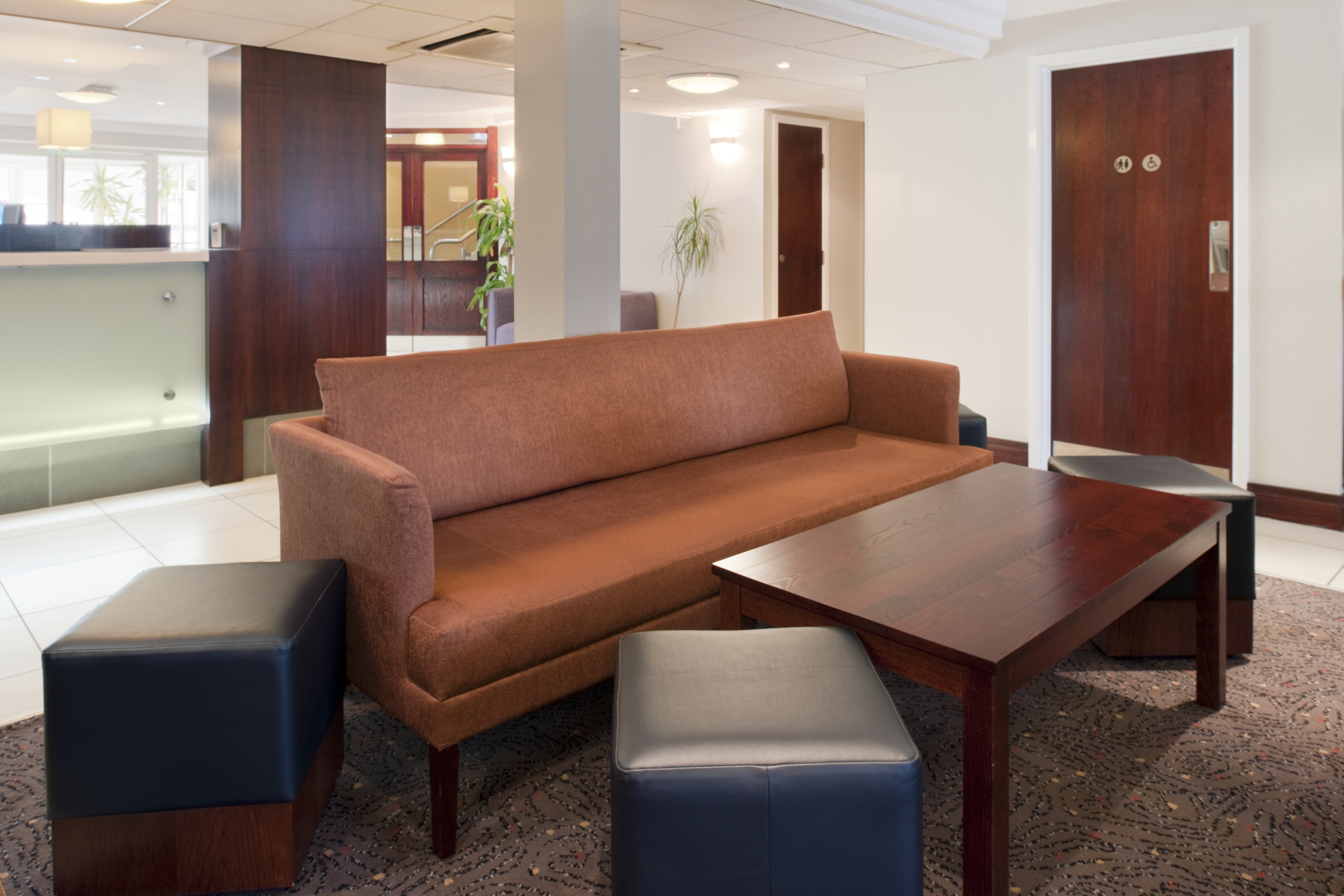 Holiday Inn Express Glenrothes 45/70