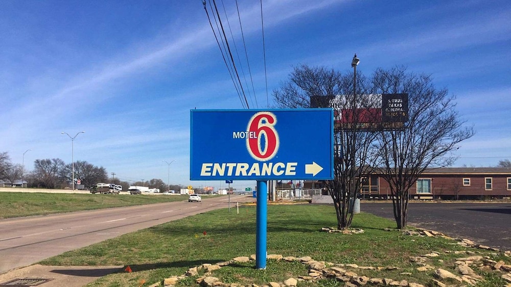 Motel6 Waco, TX 19/30