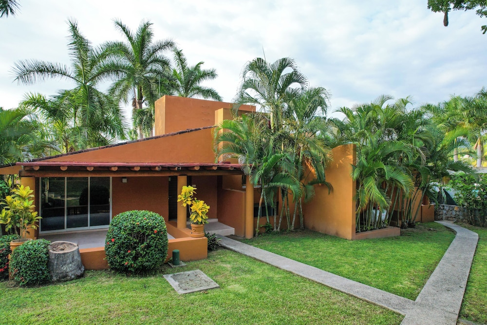 Hotel Ixzi Plus 6/63