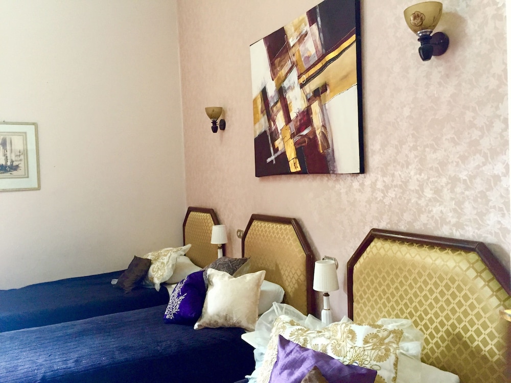 Downtown Inn 12/50