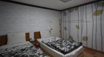 Dream Of City Motel 6/13