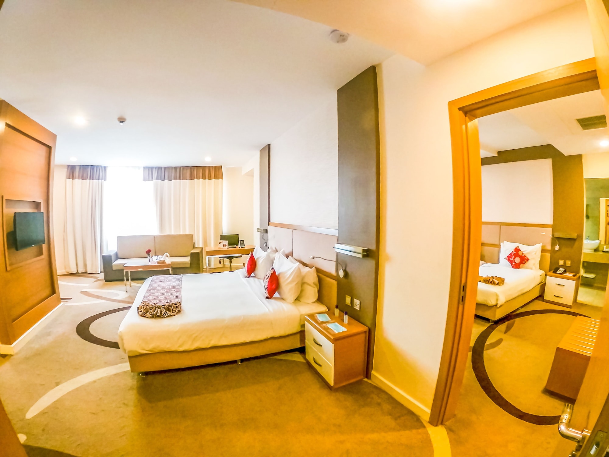 غرفة عائلية بسرير كوين وسريرين منفصلين، PrideInn Azure Hotel Nairobi Westlands 3/6