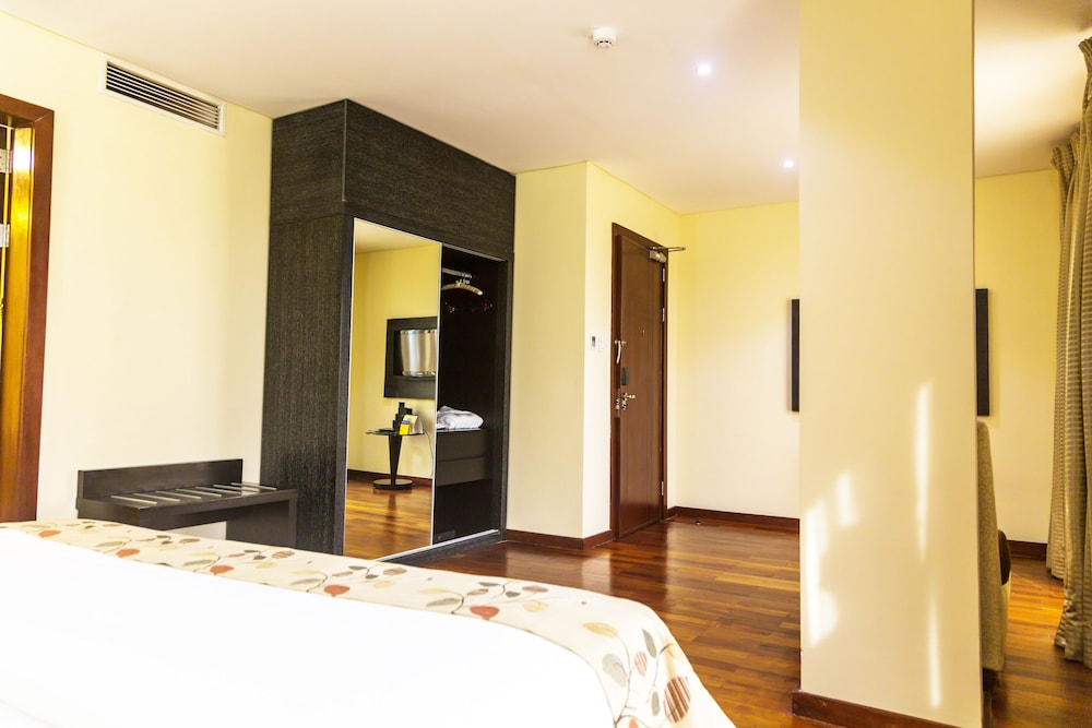 Best Western Premier Accra Airport Hotel 10/36