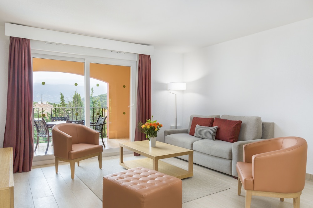 Le Club Mougins 22/50