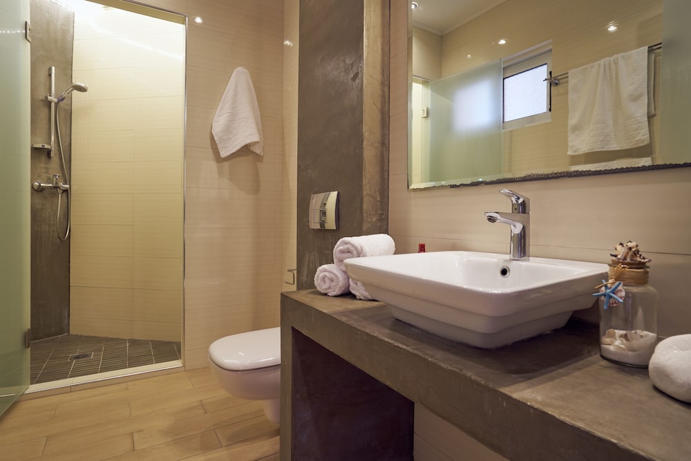 DELUXE, SUITE, GROUND FLOOR