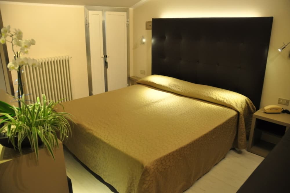 Thea Hotel 18/26