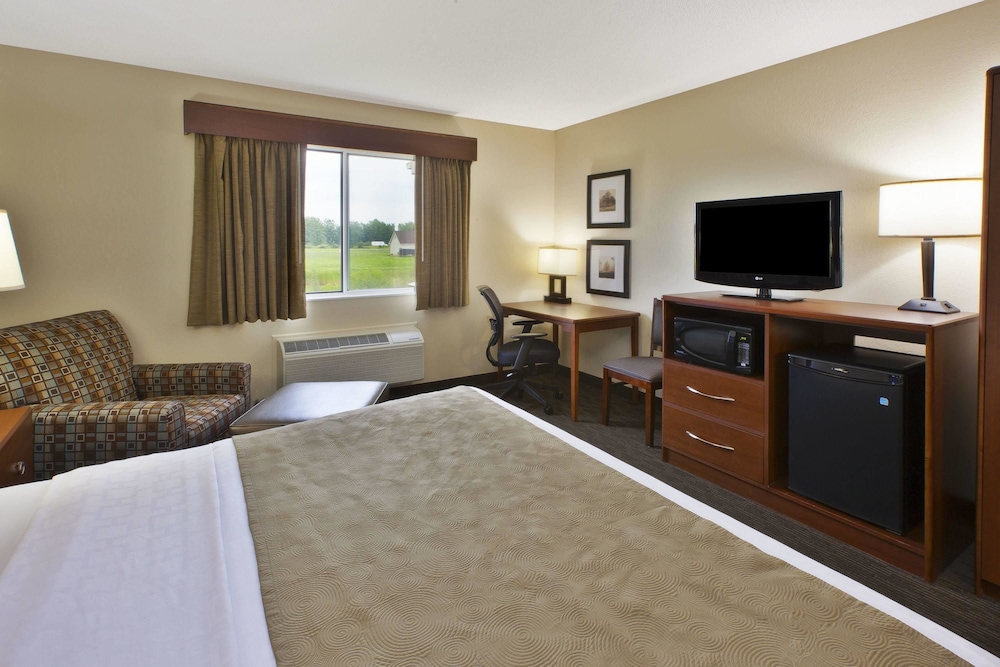 AmericInn by Wyndham Bay City 14/40