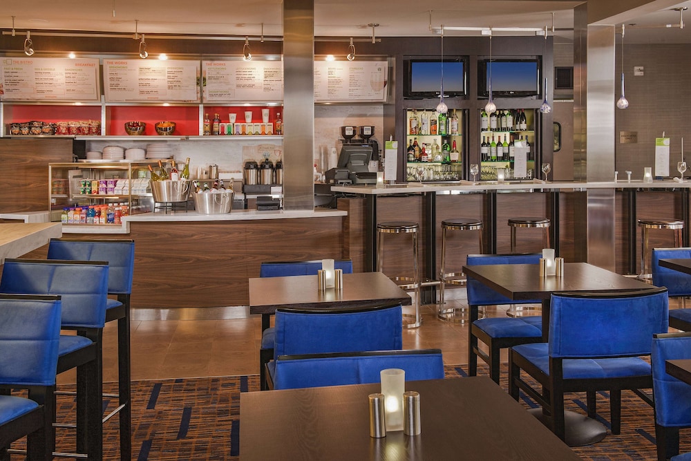 Sonesta Select Philadelphia Airport 36/54