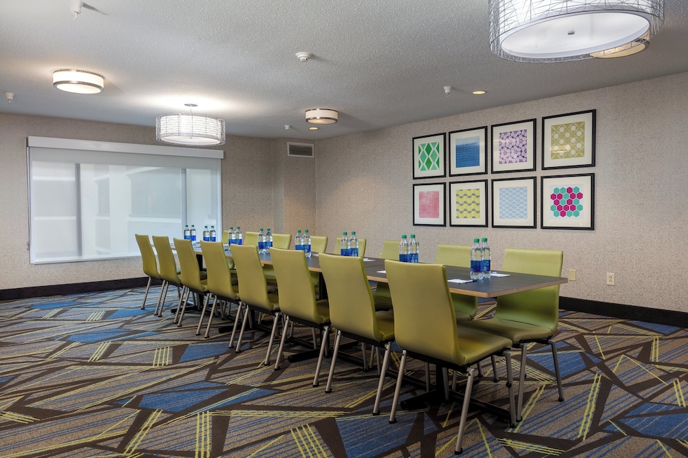 Holiday Inn Express Hotel & Suites Milton East I-10 62/73