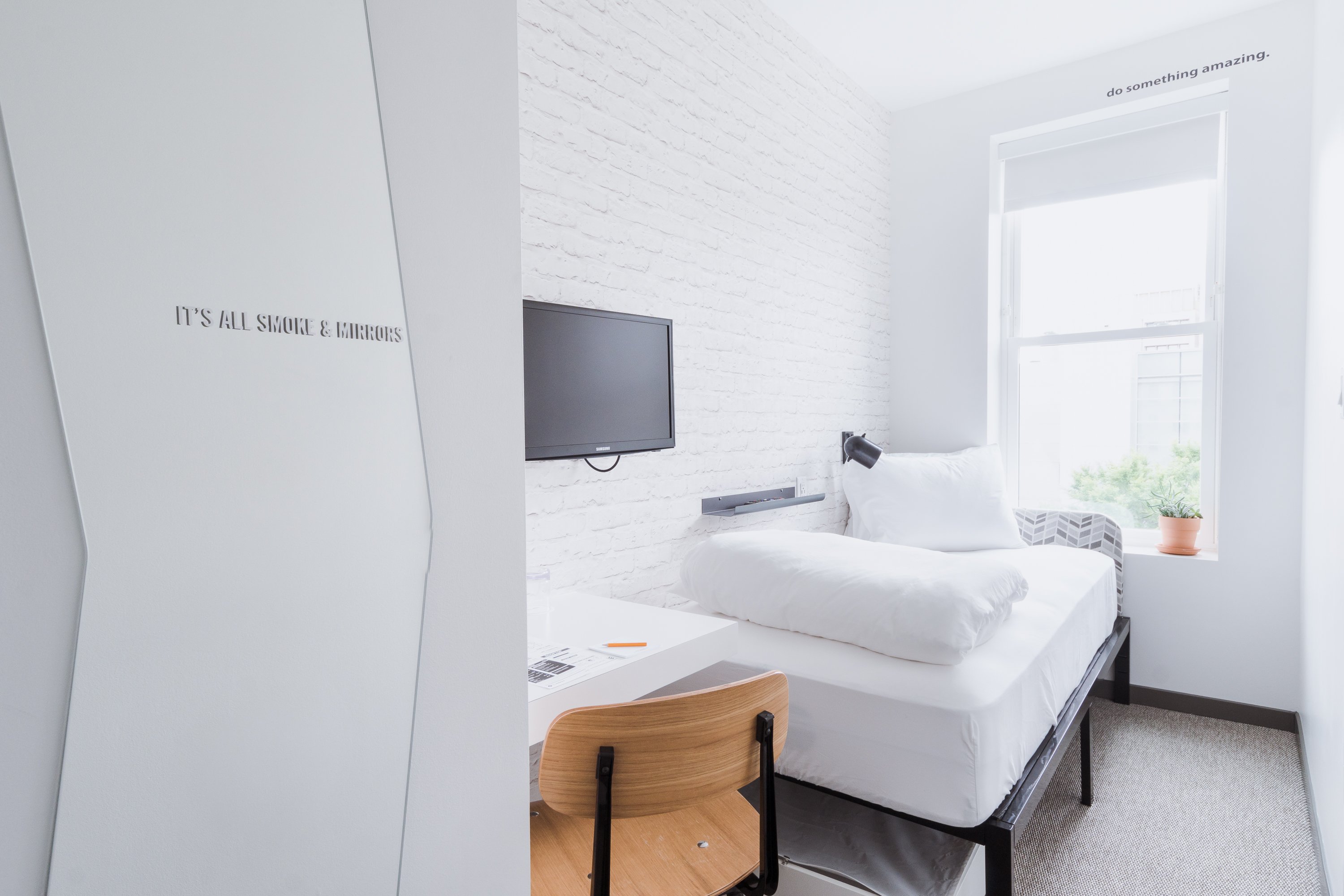 BUZZ, TWIN BEDS