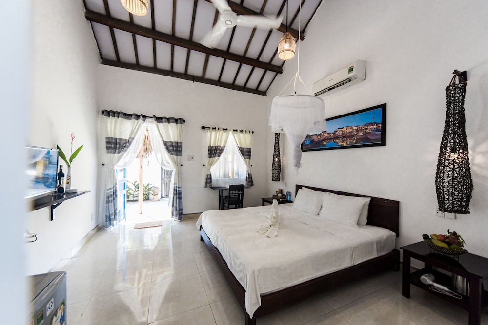 Cashew Tree Bungalow 45/65