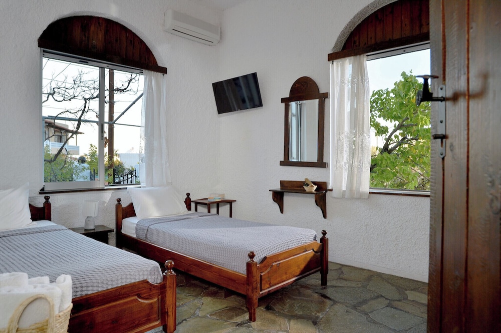 2 BEDROOMS, COMFORT, VILLA