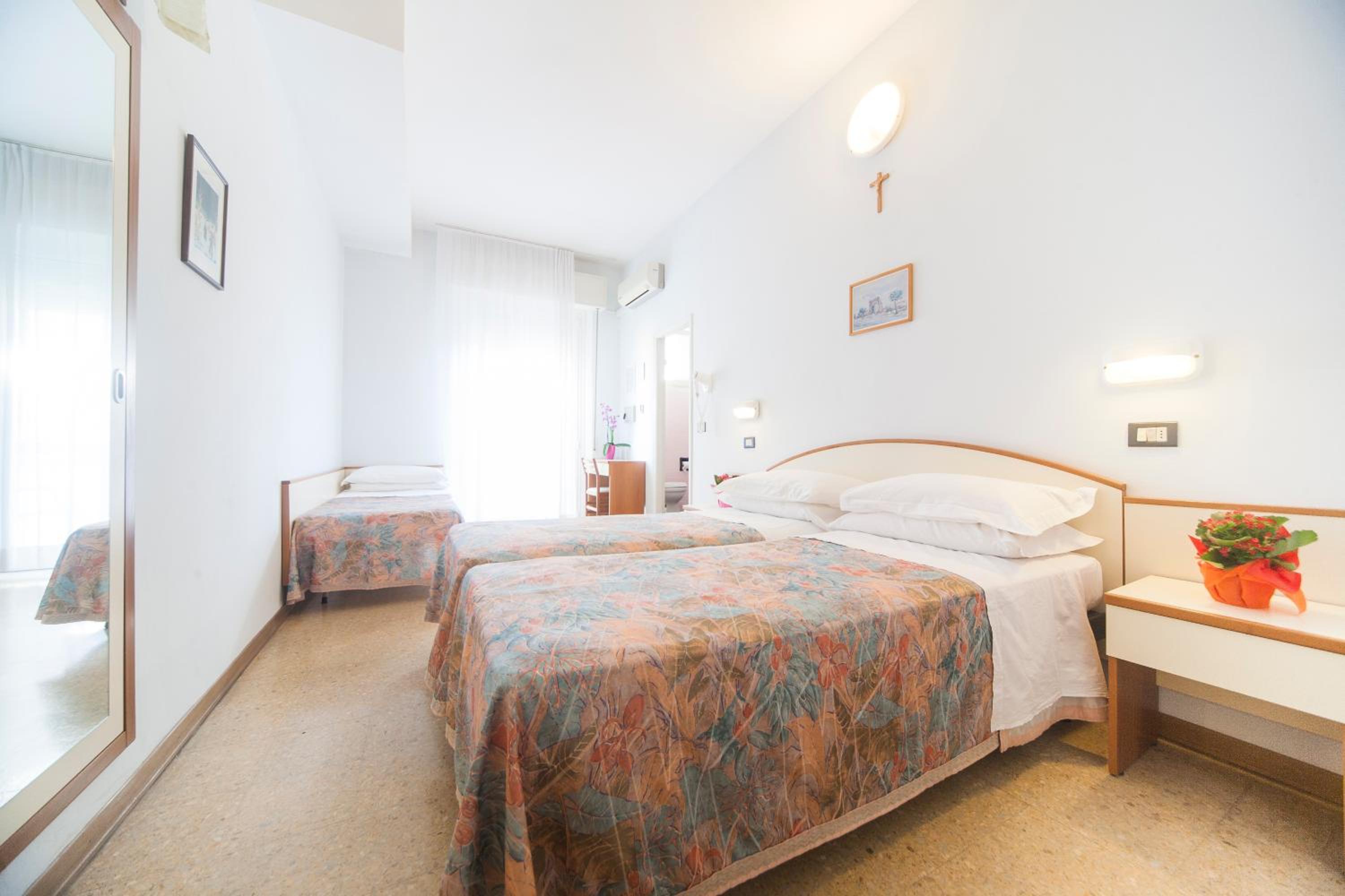 Hotel Latini 19/50