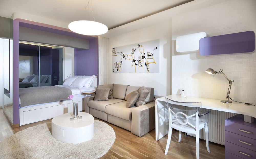 NURU ZIYA SUITES 49/82