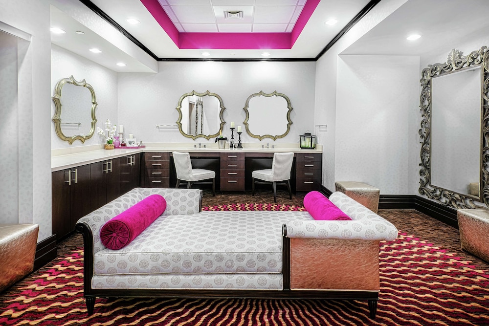 Hilton Garden Inn Victoria 24/75