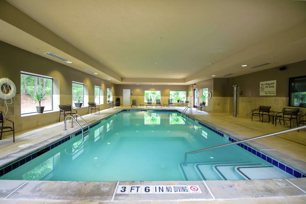 Hampton Inn And Suites Flowery Branch 2/38