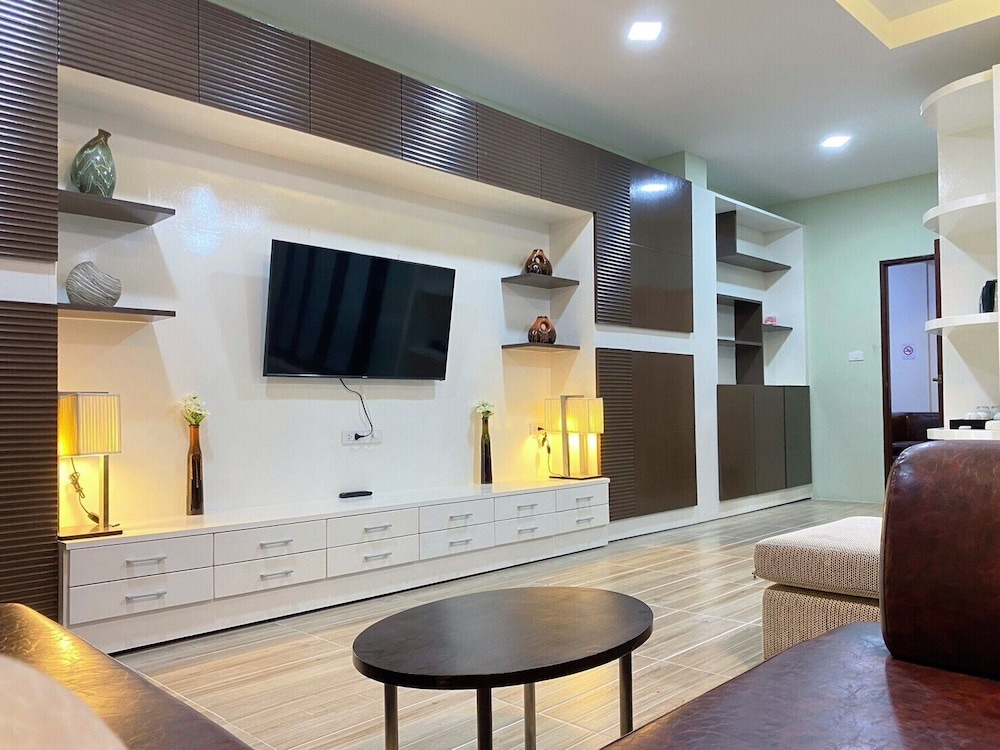 Daddy Dream Hotel and Residence 37/50