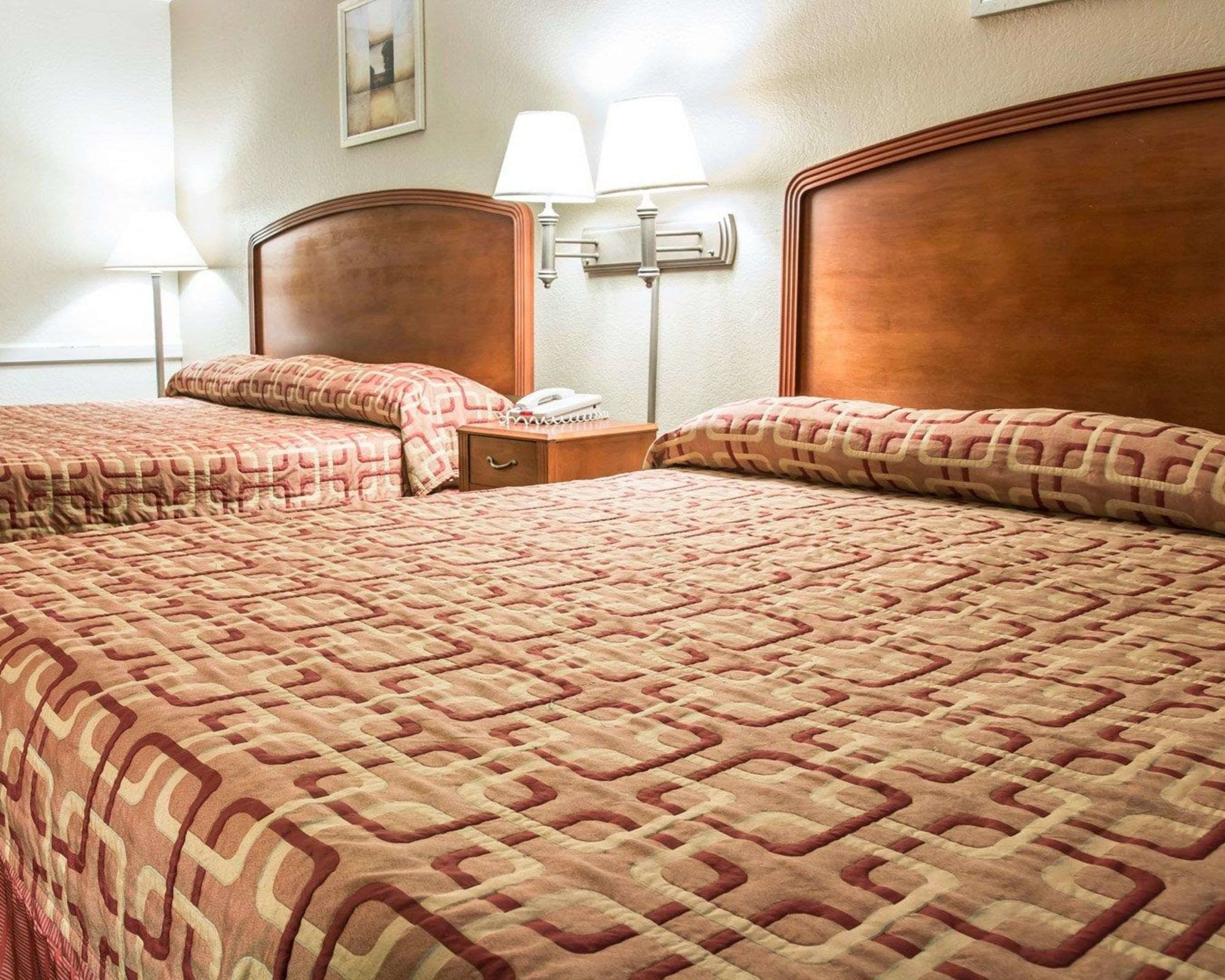 Standard, 2 King Beds 8/8