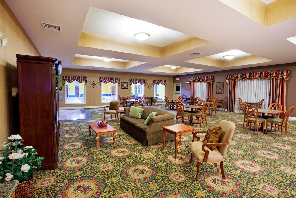 Holiday Inn Express Hotel Suites Thomasville 29/40