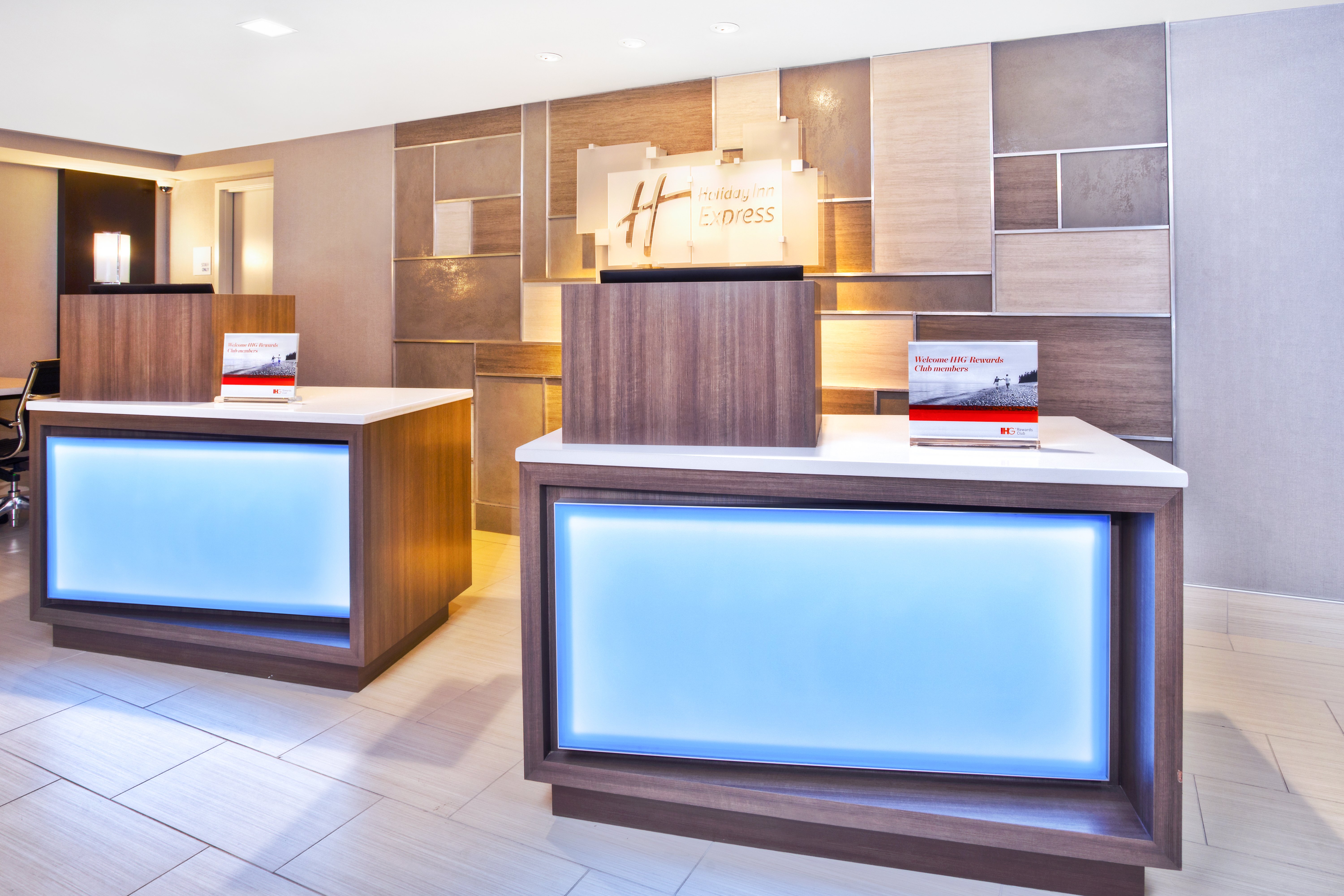 Holiday Inn Express Boston-Waltham 10/44