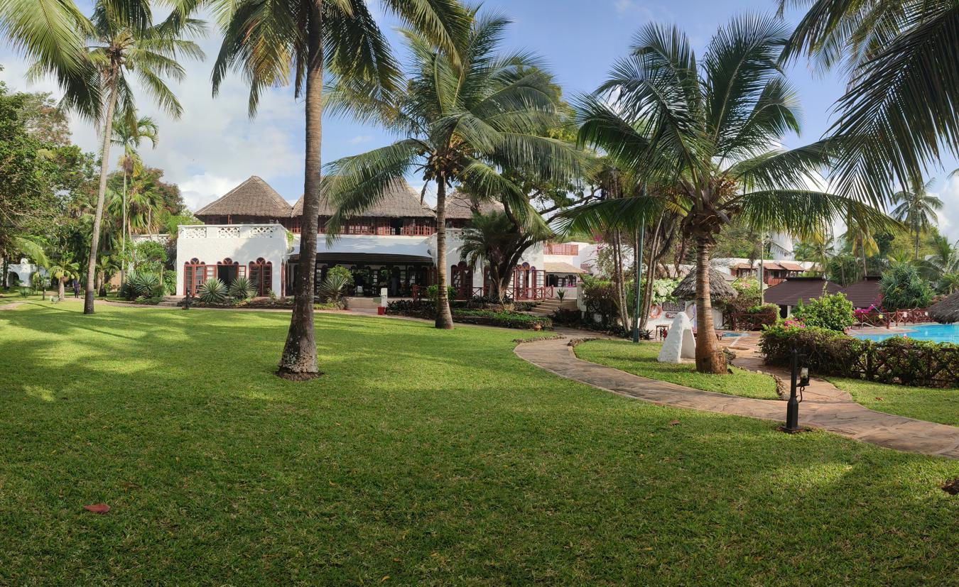 Serena Beach Hotel and Spa 36/41
