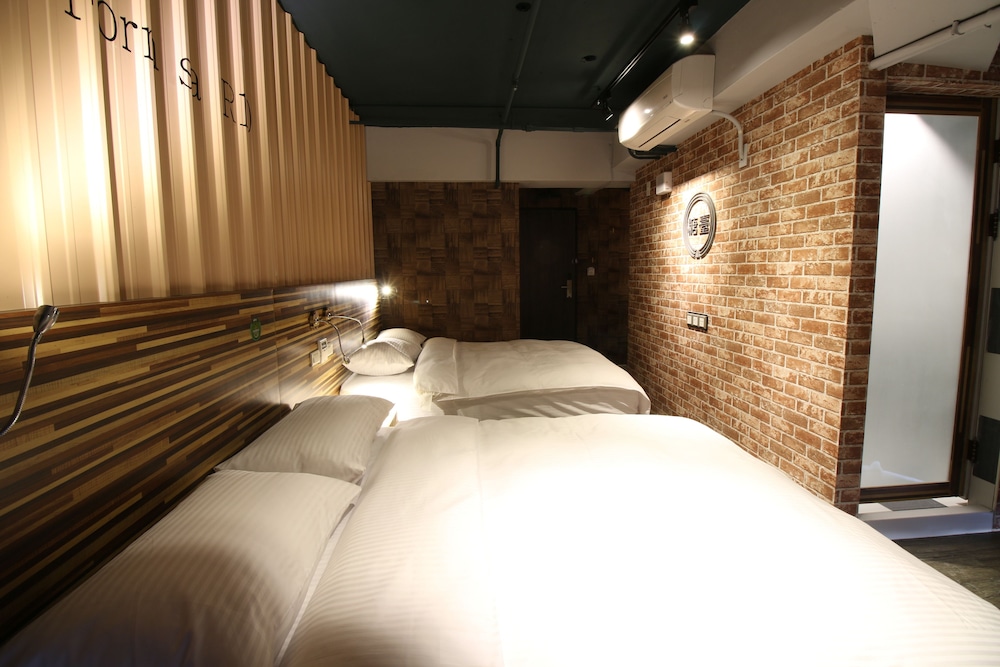R10 Eco Hotel 27/50