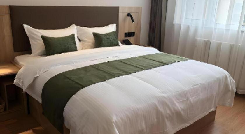 GreenTree Inn Qingdao Laixi High-speed Railway Station Shenzhen Road Express Hotel 18/47