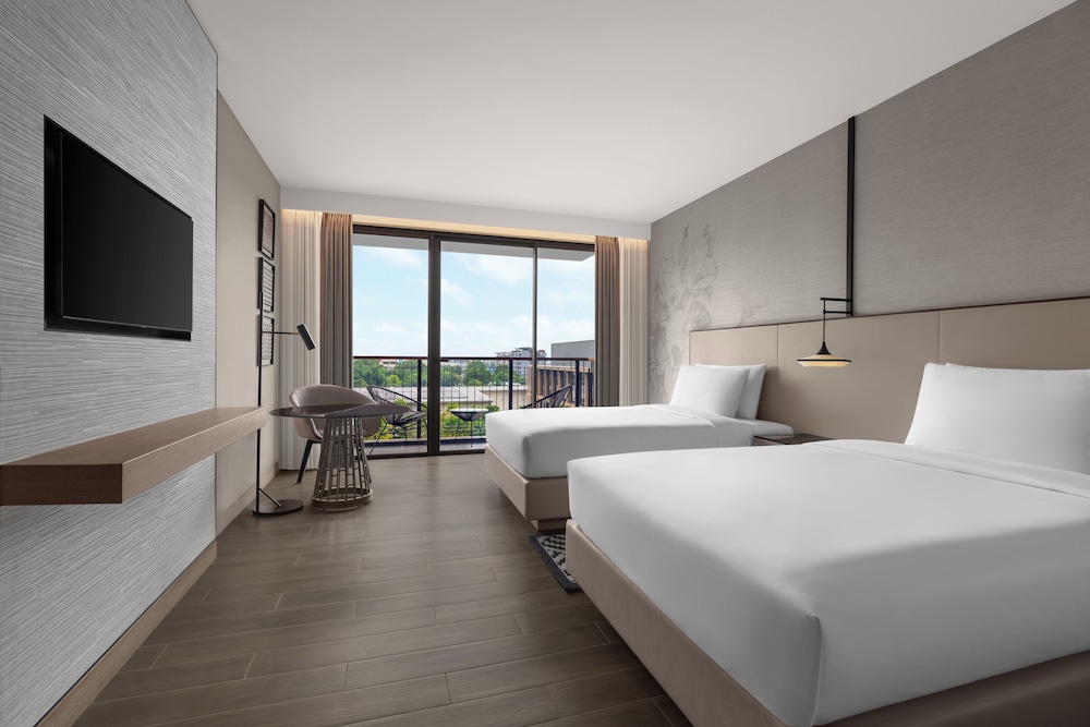 Deluxe, 2 Double Beds, Balcony