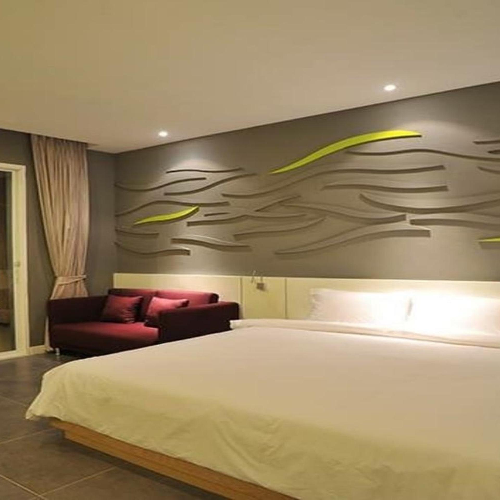 Suite, Pool Access