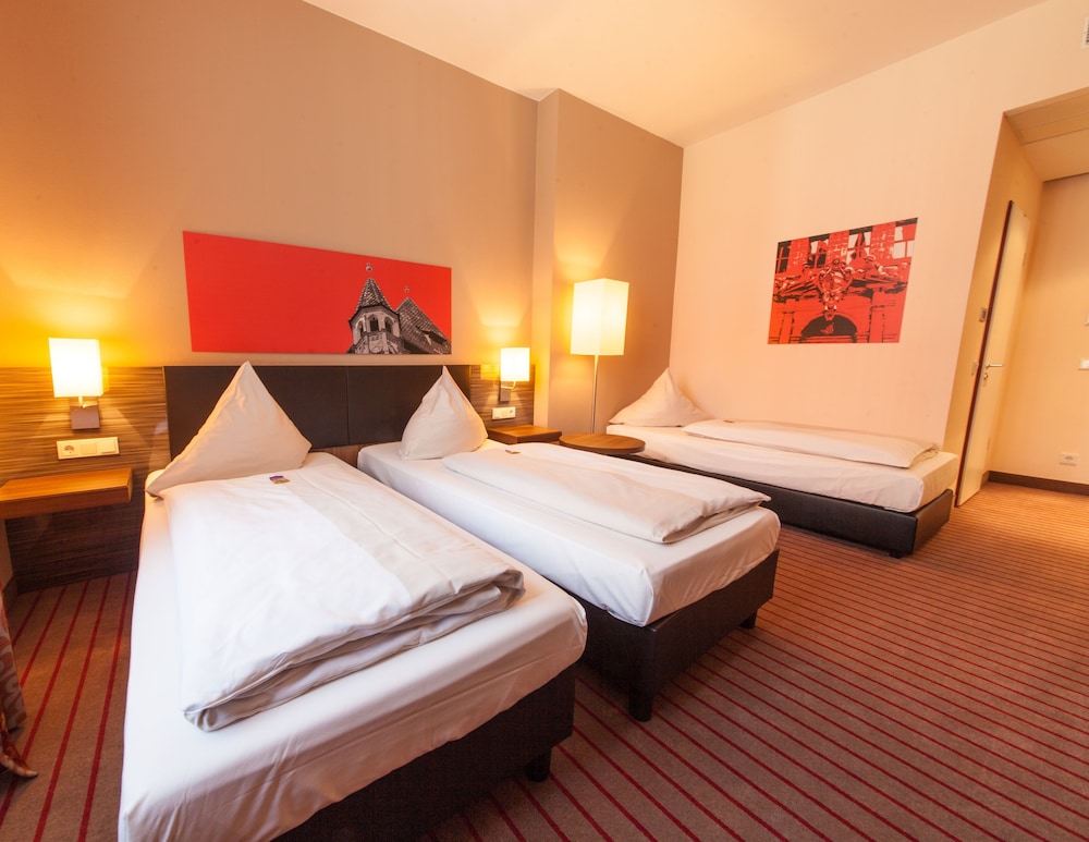 Novina Hotel Tillypark 16/71