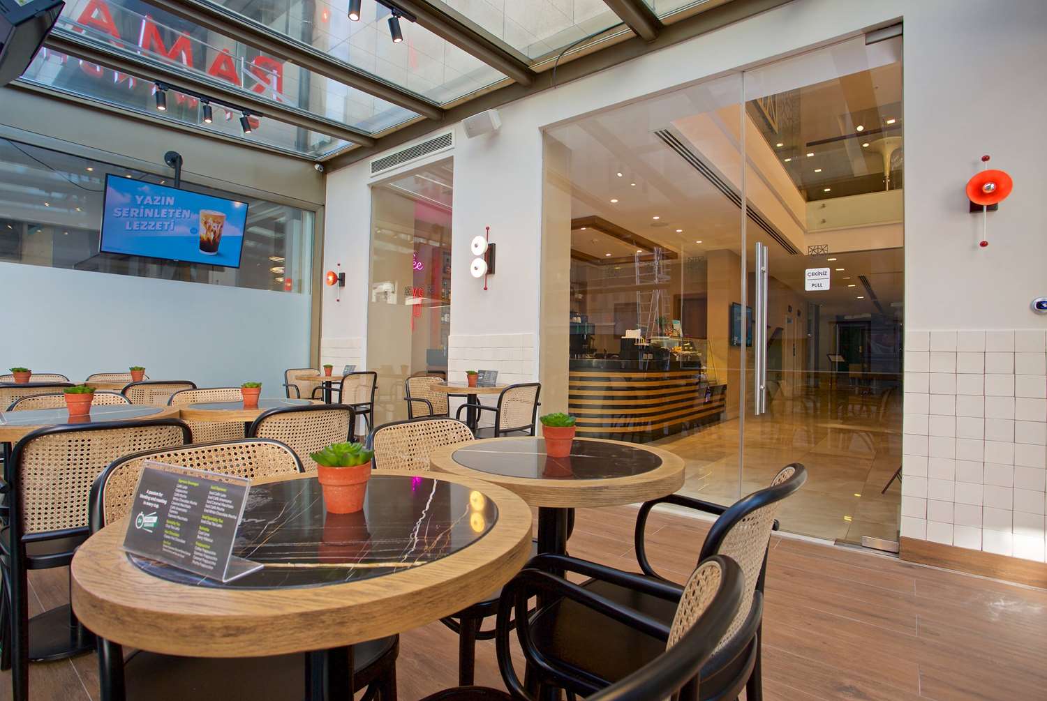 Ramada By Wyndham Istanbul Taksim 28/32