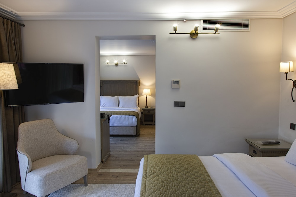 Mest Hotel 27/46