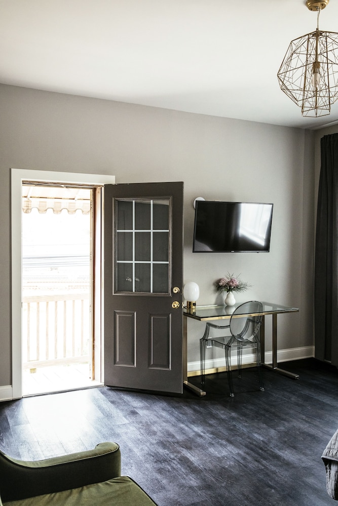 Wicker Park Inn 35/50
