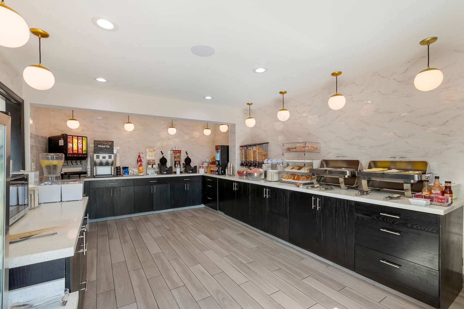 La Quinta Inn & Suites by Wyndham Des Moines West Clive 18/68