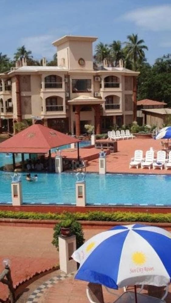 Sun City Hotel 6/52
