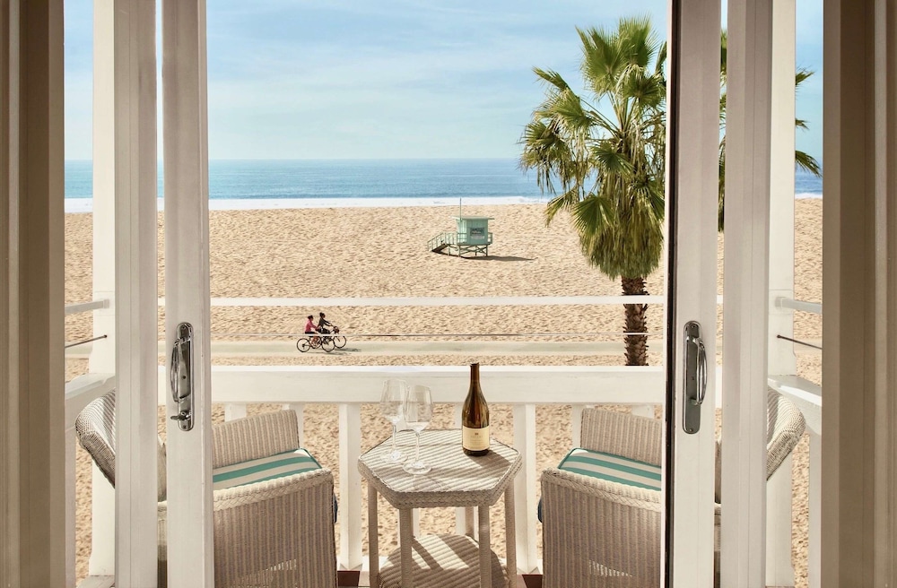 Shutters On The Beach 18/77