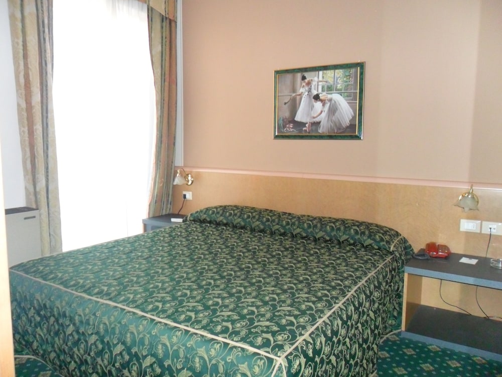 Hotel Riviera 18/55