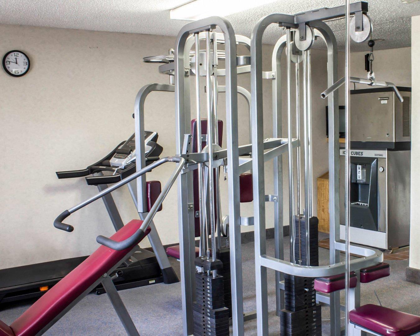 Econo Lodge Inn & Suites Colonie Center Mall 7/12