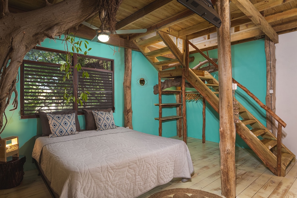 Mondi Lodge 14/77