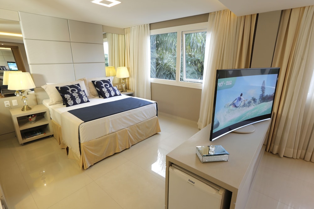 MASTER, SUITE