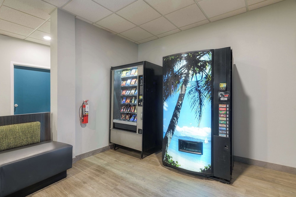 Motel6 Spring Hill, FL - Weeki Wachee 44/64