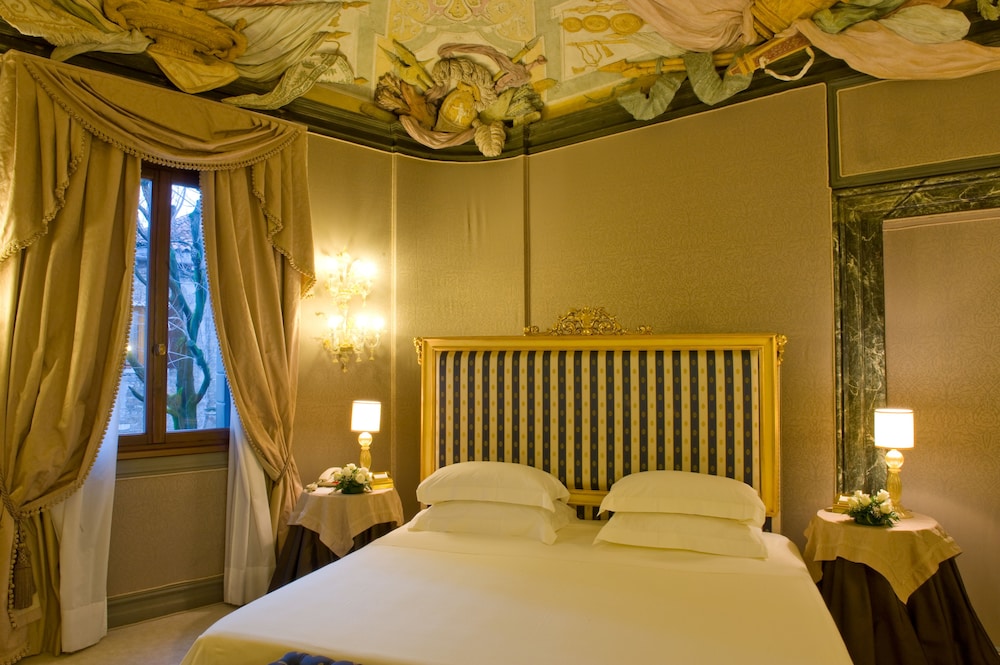 HISTORICAL, SUITE