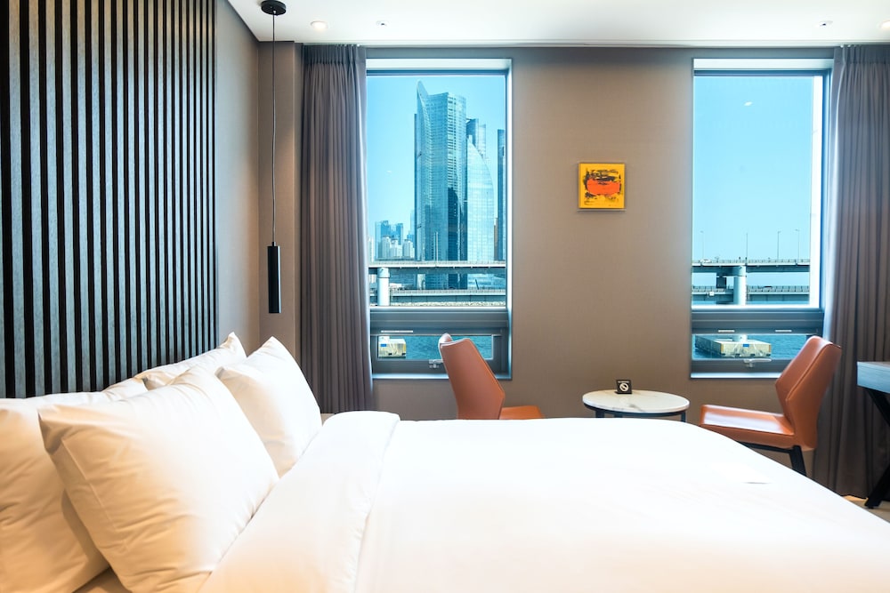 AG405 Hotel 18/50